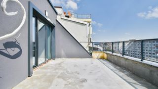 Тристаен Продажби, Студентски град, София (3)