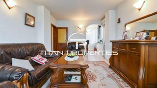 Тристаен Продажби, Триъгълника, София (2)