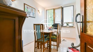 Тристаен Продажби, Триъгълника, София (11)