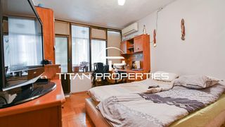 Тристаен Продажби, Триъгълника, София (6)