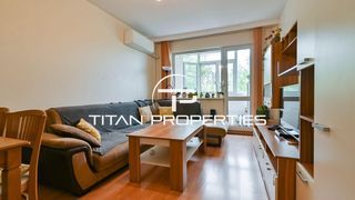 Тристаен Продажби, Младост 1, София