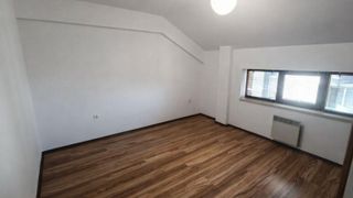 Тристаен за продажба в кв. Триъгълника (8)