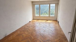 Тристаен Продажби, Дружба 1, София