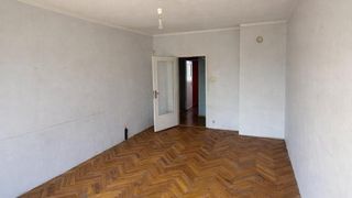 Тристаен Продажби, Дружба 1, София (2)