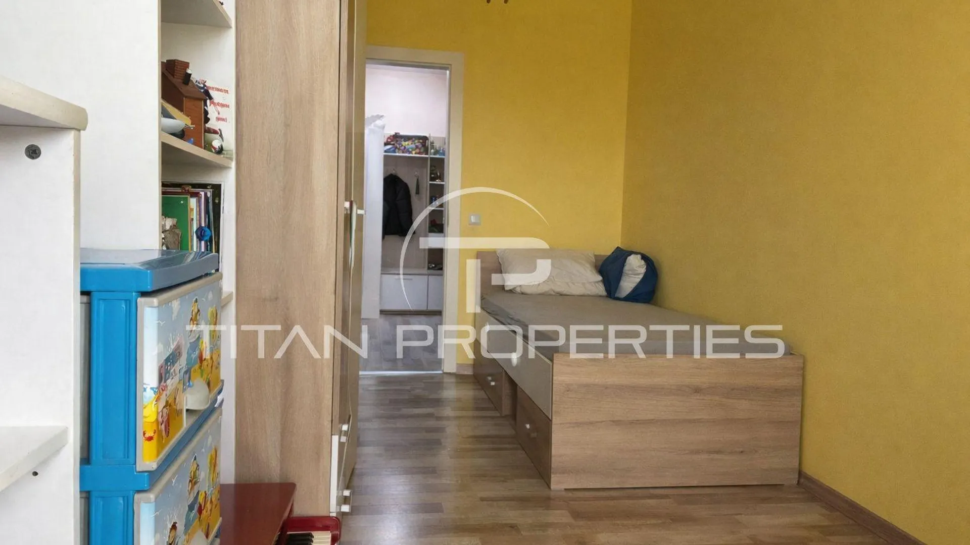 Тристаен Продажби, Обеля 2, София – снимка 5