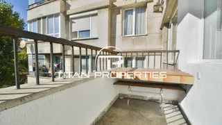 Тристаен Наеми, Дървеница, София (14)