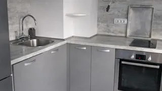 Тристаен Наеми, Изток, София