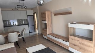 Тристаен Наеми, Студентски град, София (2)