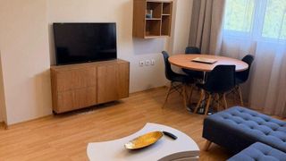 Тристаен Наеми, Младост 2, София (7)