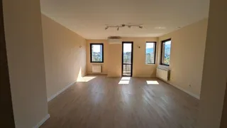 Тристаен Наеми, Красно село, София (3)