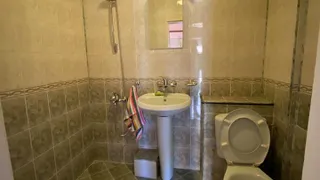 Тристаен Наеми, Карпузица, София (7)