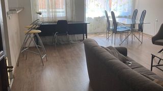 Dreizimmerwohnung Verleih, Der Kühlschrank, Sofia (3)