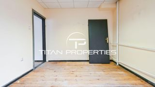 Тристаен, за продажба, Център  (2)