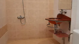 Тристаен Наеми, Стрелбище, София (8)