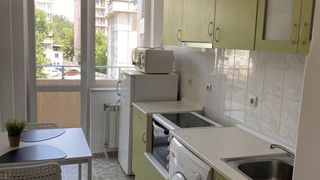Двухкомнатная Аренда, Холодильник, София (9)