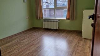 Тристаен Наеми, Красно село, София (6)