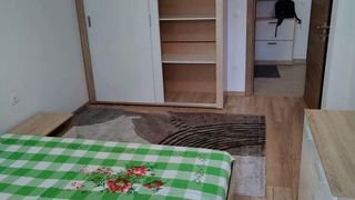 Δύο υπνοδωματίων Ενοικιάσεις, Γραμματοσειρά Sheep 2, Σοφία (6)