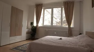 Тристаен Наеми, Иван Вазов, София (7)