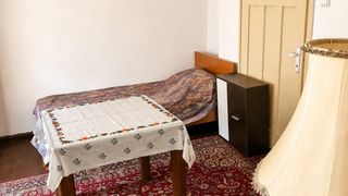 Тристаен Наеми, Карпузица, София (6)