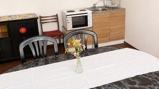 Тристаен Наеми, Карпузица, София (2)