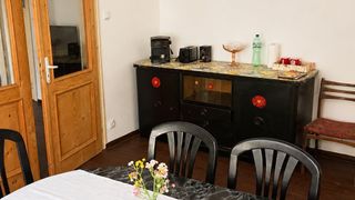 Тристаен Наеми, Карпузица, София (3)