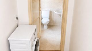 Тристаен Наеми, Карпузица, София (9)