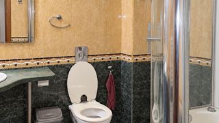 Тристаен Наеми, Студентски град, София (9)