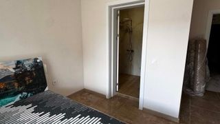 Тристаен Наеми, Красно село, София (5)