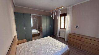 Тристаен, под наем, Център (3)