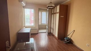 Тристаен Наеми, Младост 2, София (6)