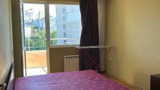 Тристаен Наеми, Красно село, София (5)