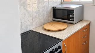 Тристаен Наеми, Младост 3, София (3)