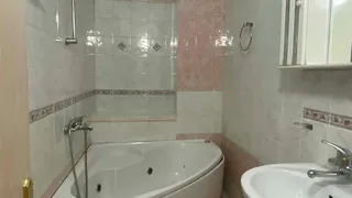 Тристаен Наеми, Младост 2, София (14)