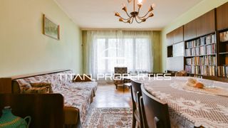 Тристаен , за продажба , ж.к. Сухата река  (2)