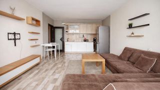 Тристаен Продажби, Младост 1, София (2)