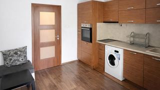 Тристаен за продажба в р-н Оборище