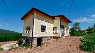 Къща за продажба в с. Железница (2)
