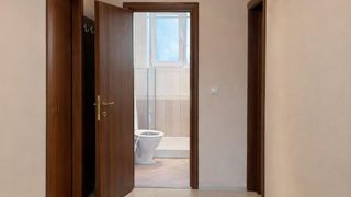 Тристаен Наеми, Траката, Варна (10)
