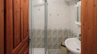 Тристаен Наеми, Окръжна болница, Варна (6)