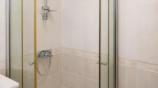 Тристаен Наеми, Бриз, Варна (8)