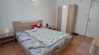 Тристаен Наеми, ЖП Гара, Варна (8)