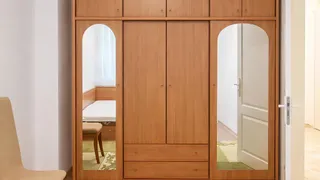 Тристаен Наеми, Окръжна болница, Варна (5)