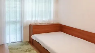 Тристаен Наеми, Окръжна болница, Варна (4)