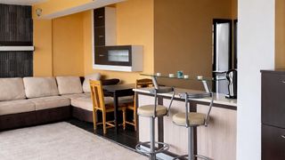 Двустаен апартамент, под наем, м-т Св. Никола (2)