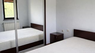 Двустаен апартамент, под наем, м-т Св. Никола (5)