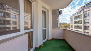 Тристаен Наеми, Окръжна болница, Варна (12)