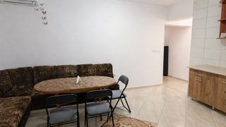 Тристаен апартамент, под наем, Колхозен пазар (2)
