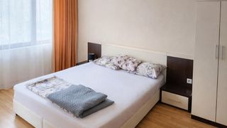 Тристаен Наеми, К.к. Златни пясъци, Варна (5)