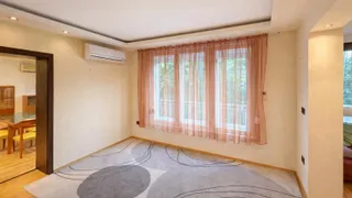 Тристаен Наеми, Спортна зала, Варна (7)