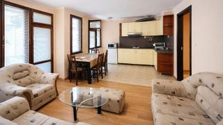 Zwei-Zimmer-Wohnung Verleih, Center, Warna